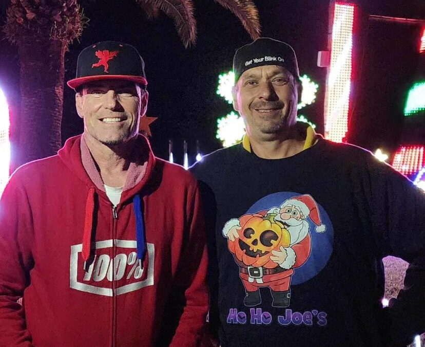 Vanilla Ice’s Frosty Delight: Rapper Extraordinaire Spotted Enjoying a Mesmerizing Holiday Light Show in Palm Coast